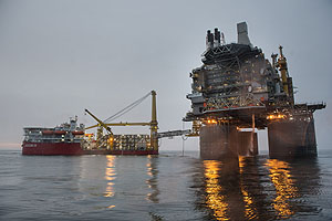 «Роснефть» і ExxonMobil в складі консорціуму «Сахалін-1» ввели в експлуатацію платформу «Беркут» на родовищі Аркутун-цебто, успішно виконавши установку верхньої будови на підставу гравітаційного типу