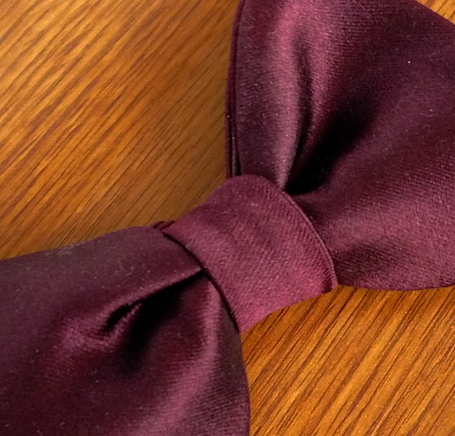 В'язані краватки Lanvin робляться в Італії;  матеріал - зазвичай шовк;  ширина - 5 см