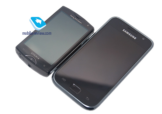 Зовнішній вигляд Sony Ericsson Xperia Mini (зліва) Samsung i9000: