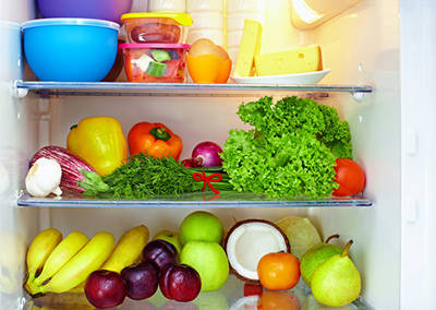 Куди подіти їжу з холодильника на час розморожування