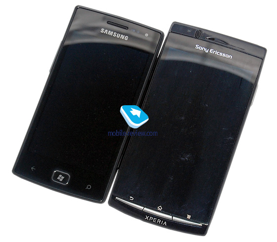 Samsung Omnia W (зліва) і Sony Ericsson Arc S: